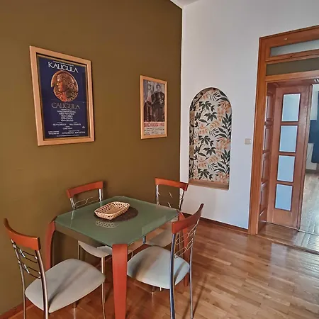 Daire Republic Square