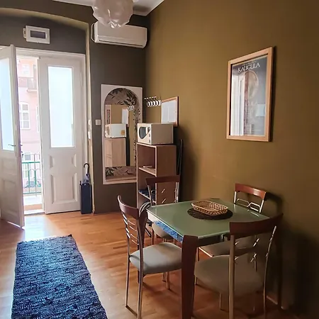 Daire Republic Square Belgrad